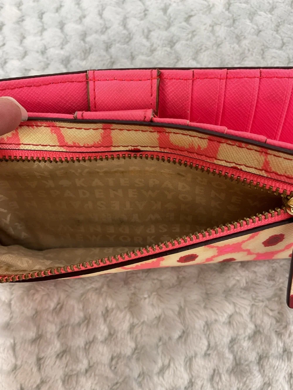 Kate Spade Laurel Way Stacy Abstract Pink White Bifold Wallet